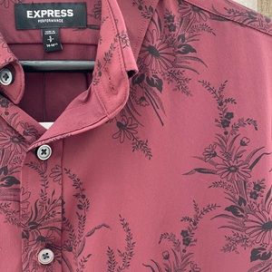 Express Performance Shirt Small